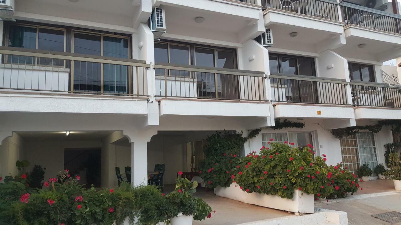 Manoli Apartments Agia Napa Buitenkant foto