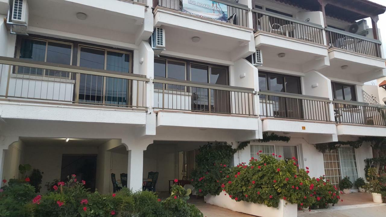 Manoli Apartments Agia Napa Buitenkant foto